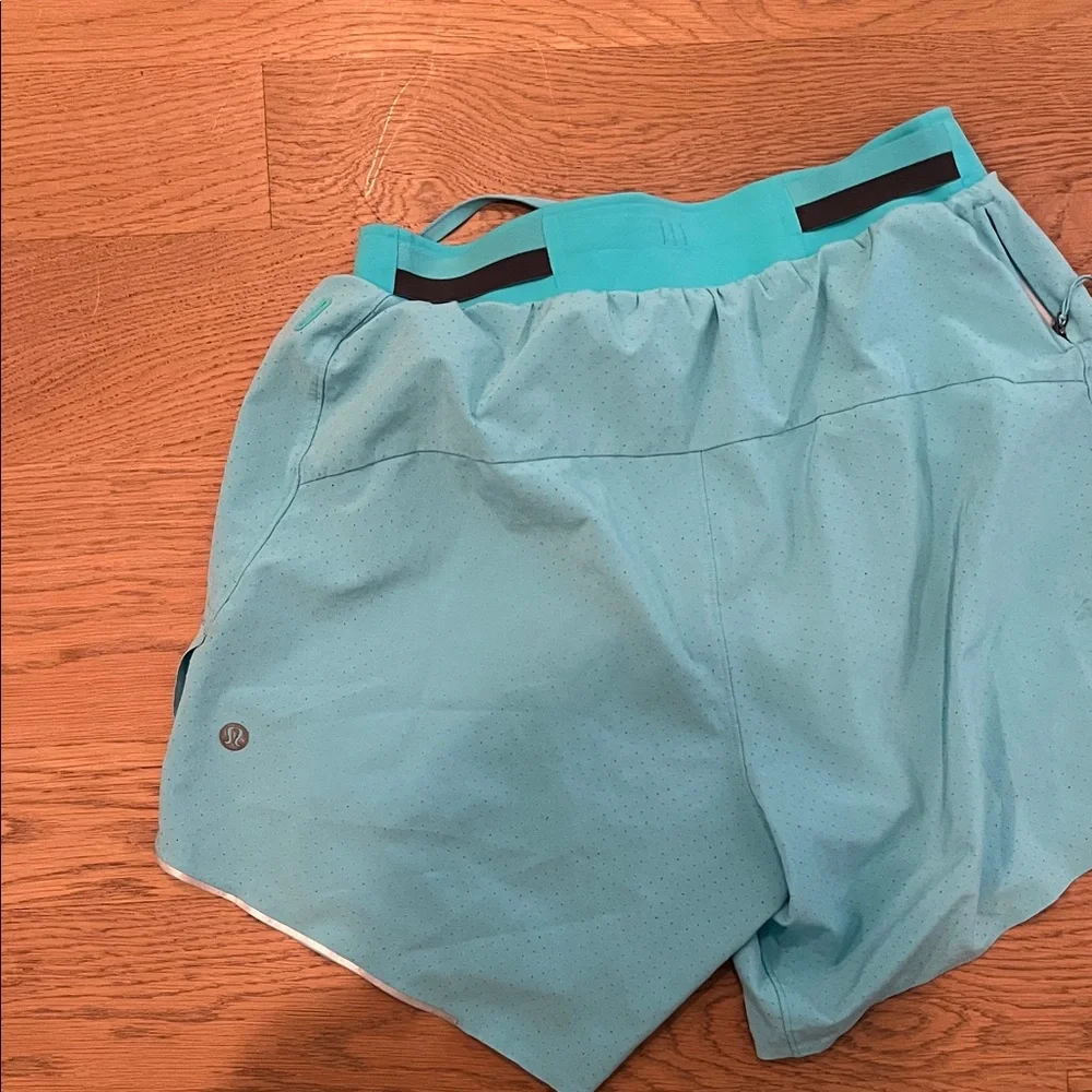 lululemon athletica Men's Light Blue Athletic Shorts - Picture 2 of 3